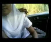 Jilbab ngeseks di dalem mobil